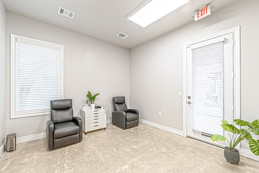 More Photos Of , Tomball Office For Sale