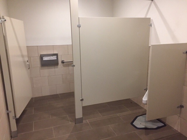 More Photos Of 1405 W Valley Blvd, Colton Freestanding For Lease