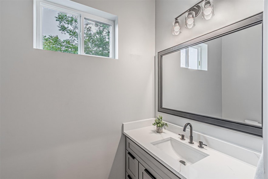 More Photos Of 2376 Longhorn St, Dallas Apartments For Sale