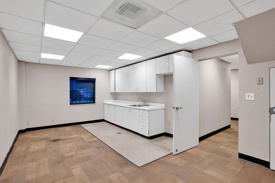 More Photos Of 780 Laurel St, San Carlos Bank For Lease