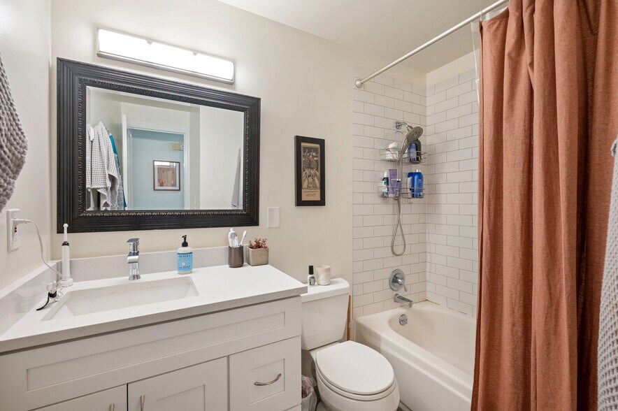 More Photos Of 200 Rainier Blvd N, Issaquah Multifamily For Sale