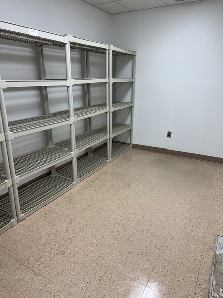 More Photos Of 1421 Narrow Lane Pky, Montgomery Coworking Space