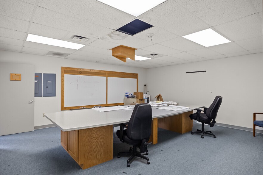 More Photos Of 100 Commerce Ln, Elma Distribution For Lease