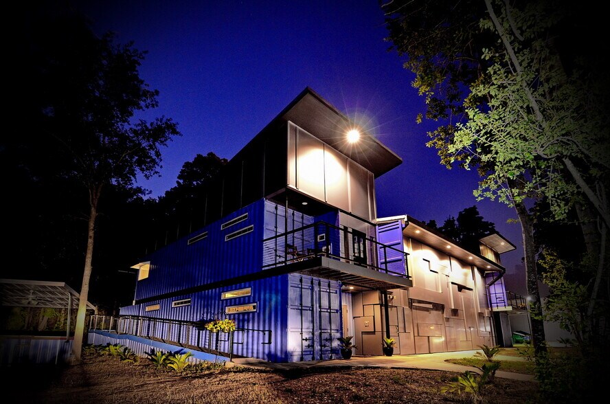 More Photos Of 701 Sawdust Rd, Spring Unknown For Lease