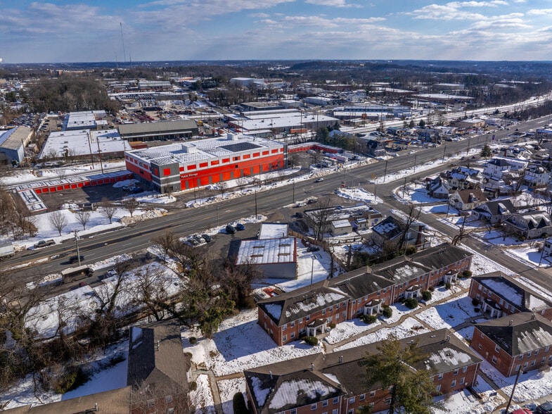 More Photos Of 4010 Southwestern Blvd, Baltimore Service For Sale