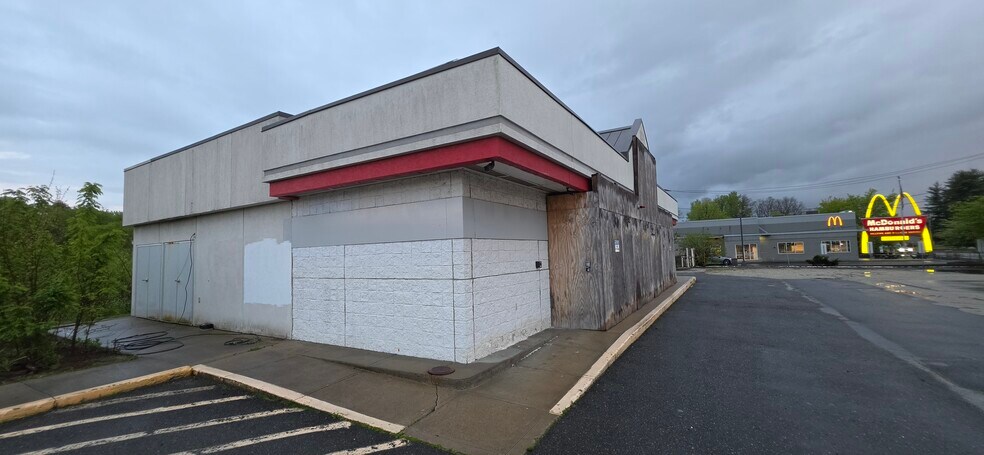 More Photos Of 237 King St, Northampton Service Station For Sale