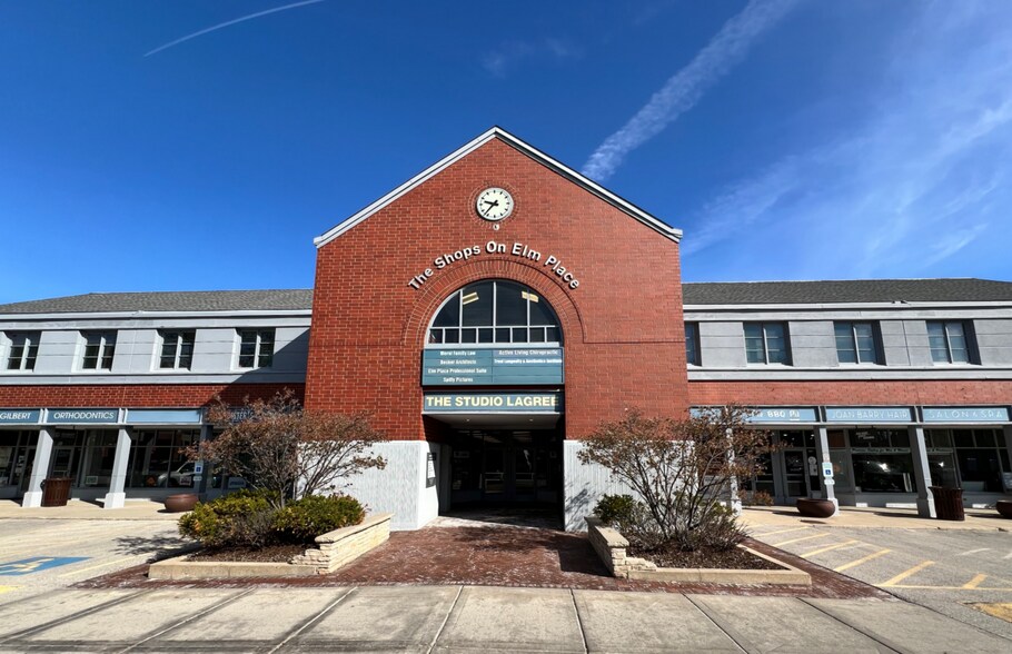 Primary Photo Of 581-607 Elm Pl, Highland Park General Retail For Lease