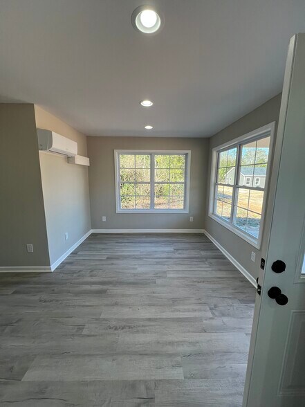 More Photos Of 4329 Live Oak Rd, Dalzell Specialty For Sale