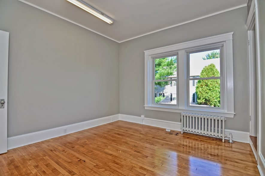 More Photos Of 1078 Main St, Leicester Coworking Space