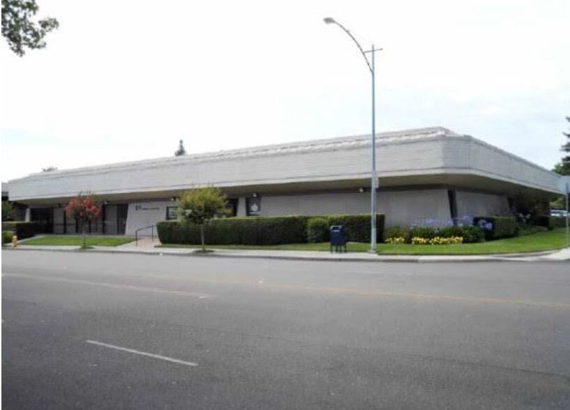 More Photos Of 37 W Yokuts Ave, Stockton Office For Lease