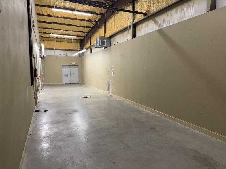 More Photos Of 20203 Machost Rd, Zachary Manufacturing For Sale