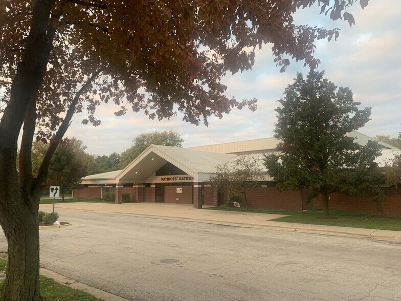 Primary Photo Of 615 S 5th St, Rockford Specialty For Lease