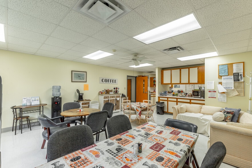 More Photos Of 932 Spring Creek Rd, Chattanooga Office For Sale