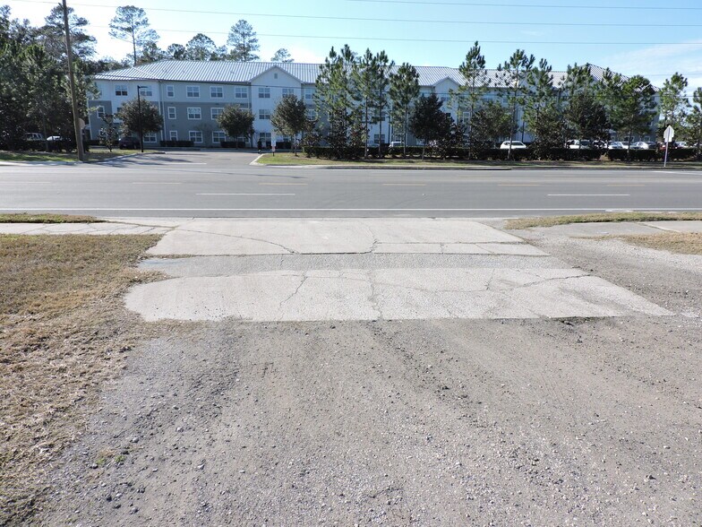 More Photos Of 535 College Dr, Middleburg General Retail For Sale