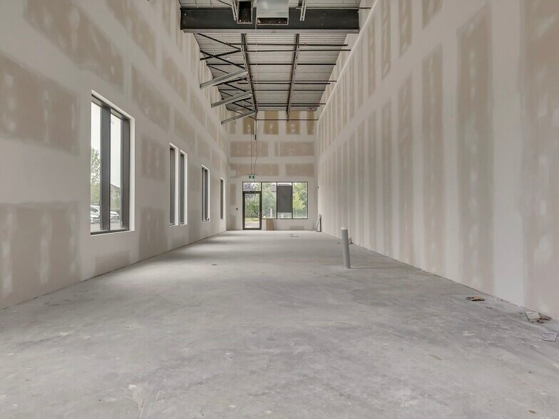 More Photos Of 2130-2136 Kains Rd, London Storefront For Sale
