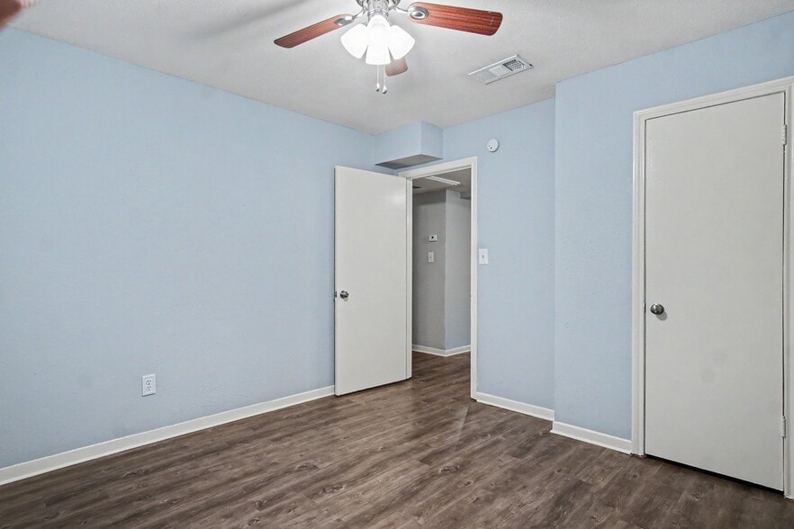 More Photos Of 1205 Avenue A, Katy Apartments For Sale