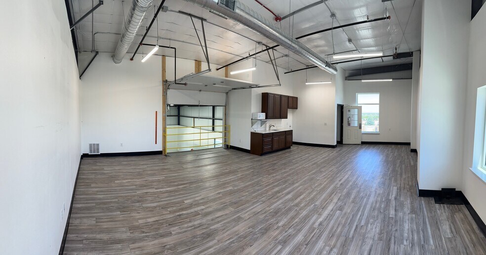 More Photos Of 7240 Greendale, Windsor Warehouse For Lease