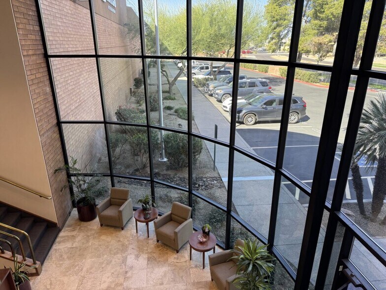 More Photos Of 2019 W Quail Ave, Phoenix Warehouse For Lease