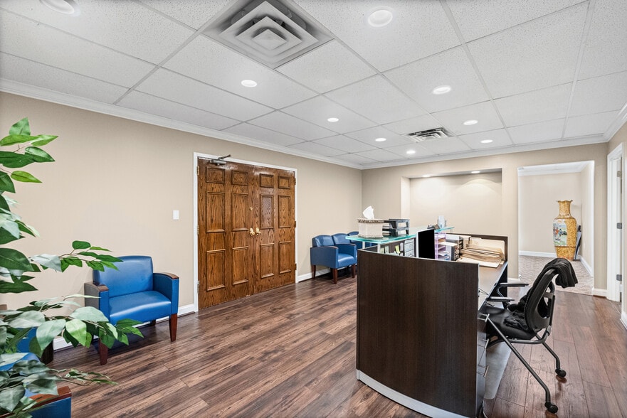 More Photos Of 10521 Judicial Dr, Fairfax Medical For Sale