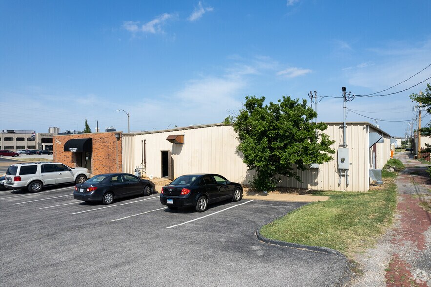 More Photos Of 3130 Chouteau Ave, Saint Louis Warehouse For Sale