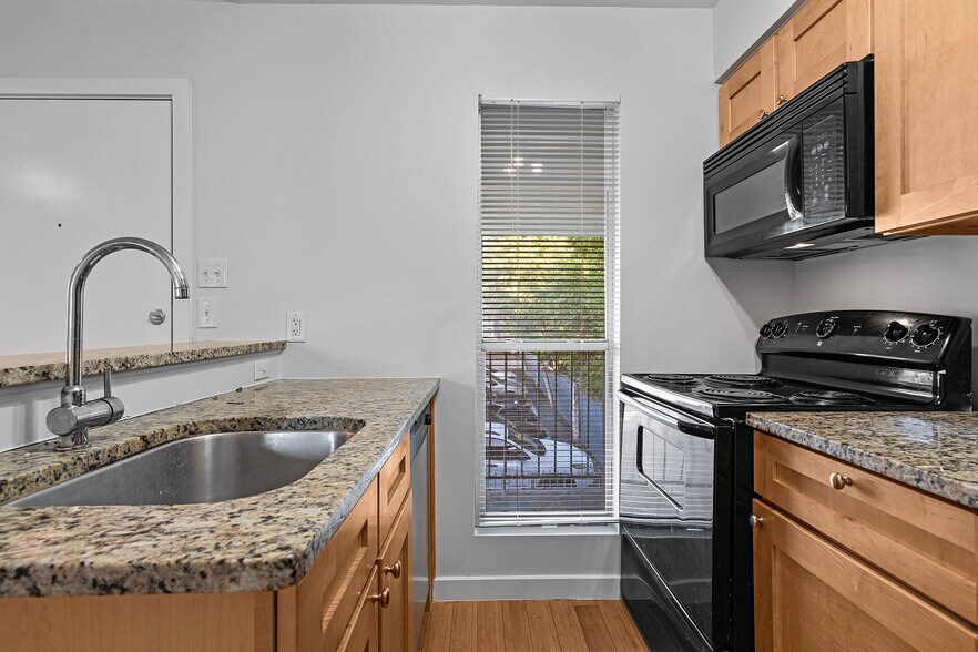 More Photos Of 2526 Durwood St, Austin Apartments For Sale