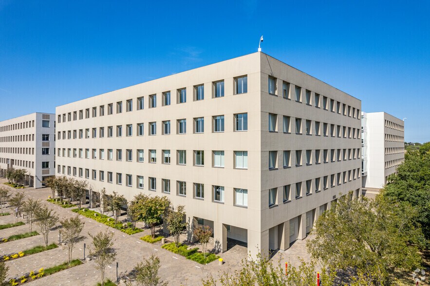 More Photos Of 1500 Solana Blvd, Westlake Unknown For Lease