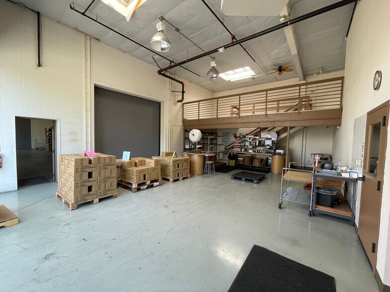 More Photos Of 943 N Shoreline Blvd, Mountain View Light Manufacturing For Sale