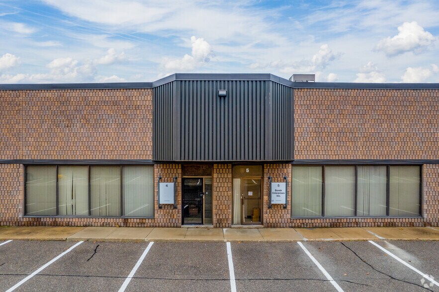 More Photos Of 2320 Tedlo St, Mississauga Light Manufacturing For Lease