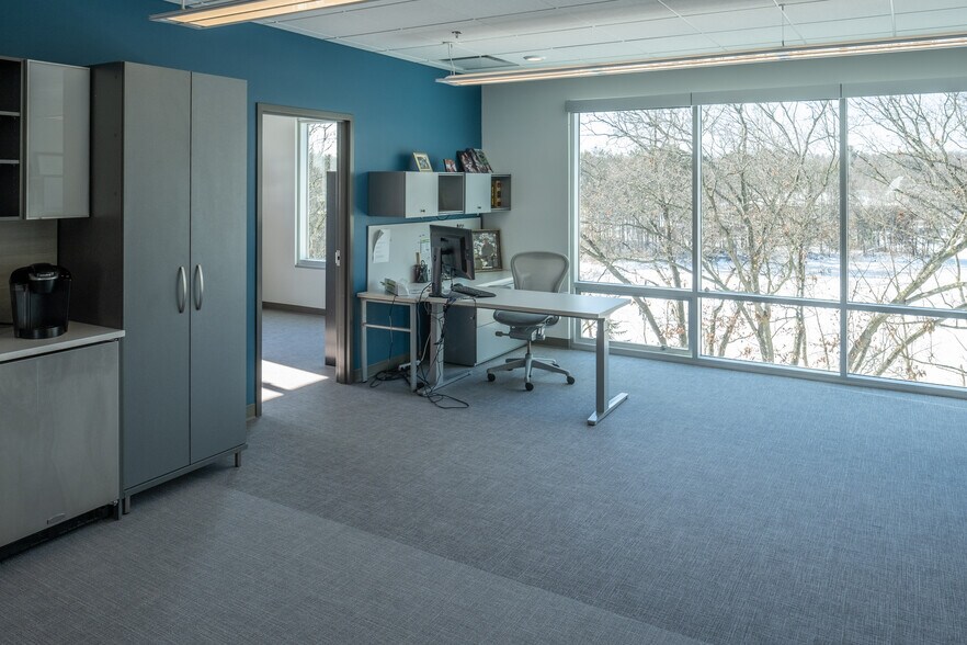 More Photos Of 3280 Evergreen Dr NE, Grand Rapids Medical For Sale