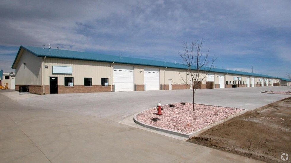 More Photos Of 393-407 N Denver Ave, Loveland Flex For Lease