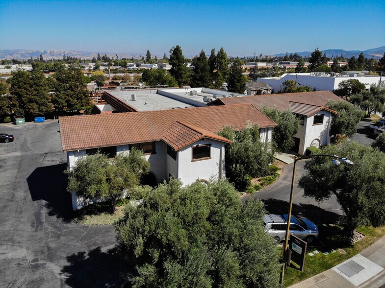 More Photos Of 740 Camden Ave, Campbell Showroom For Lease