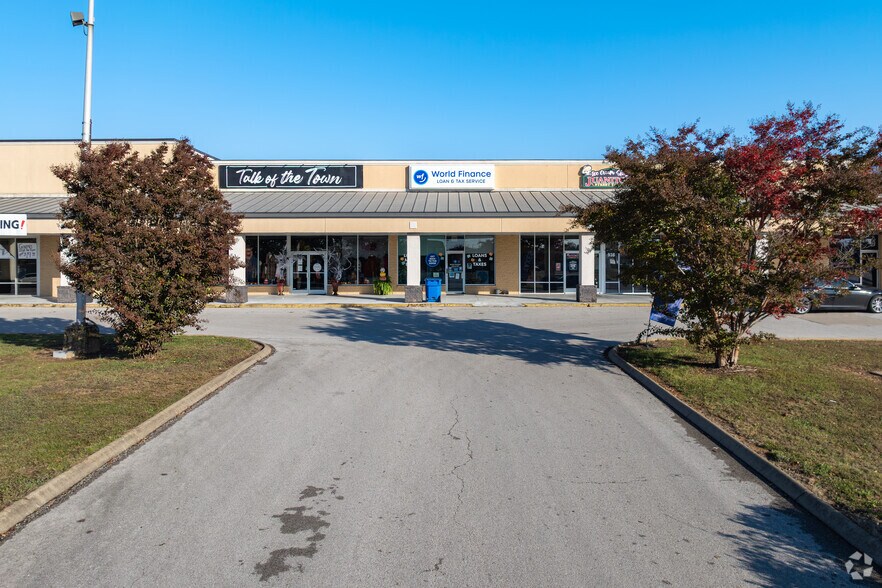 More Photos Of 900-950 Happy Valley Rd, Glasgow Storefront For Sale
