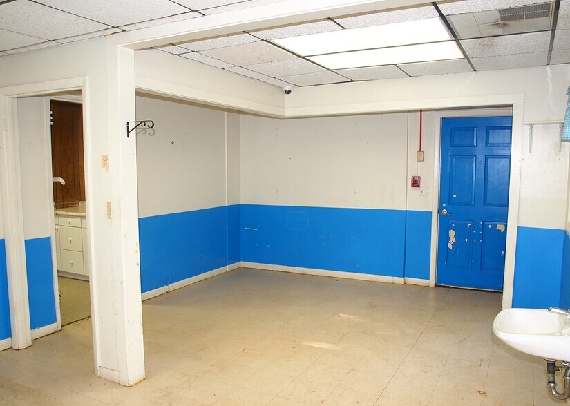 More Photos Of 1521 Sulphur Springs Rd, Waynesville Office For Sale