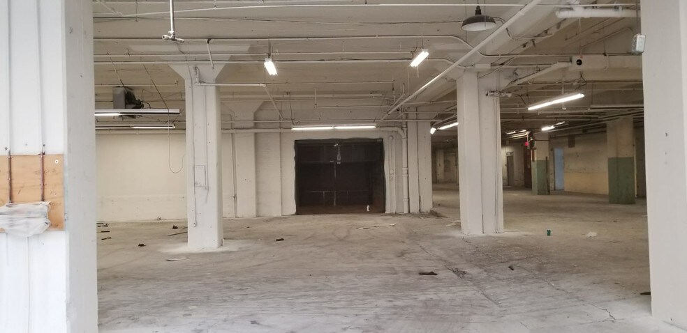 More Photos Of 545 N Arlington Ave, Bloomfield Manufacturing For Lease