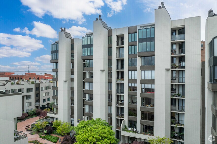 More Photos Of 150-156 Lombard St, San Francisco Apartments For Lease