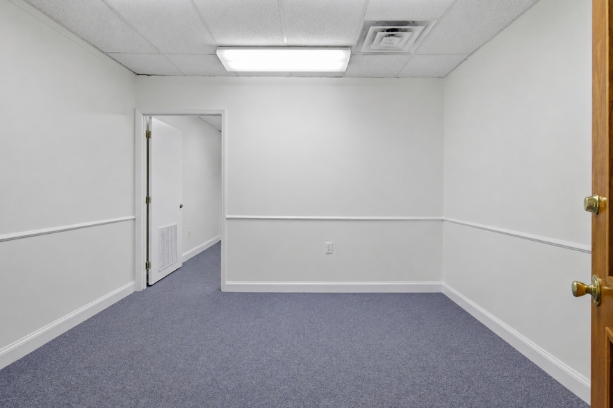 More Photos Of 2500 Raeford Rd, Fayetteville Medical For Sale