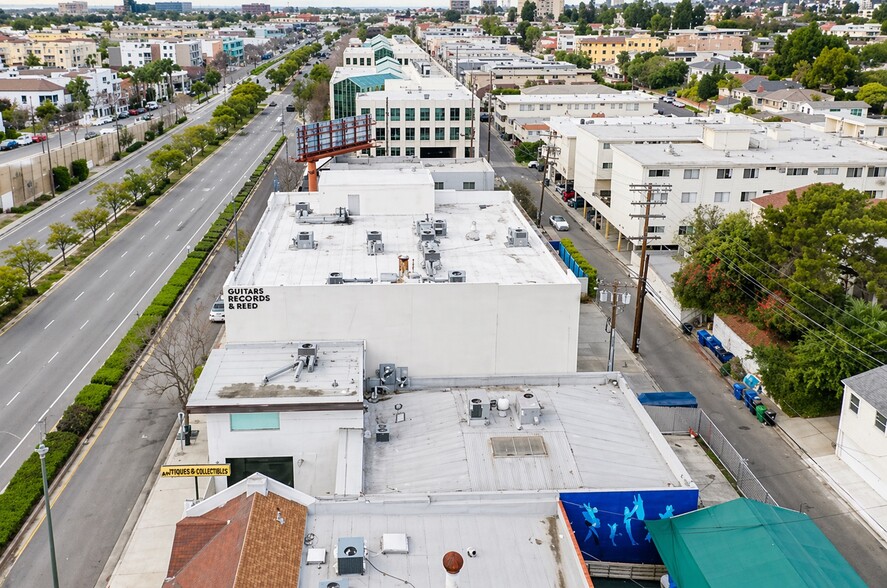 More Photos Of 10537 Santa Monica Blvd, Los Angeles Medical For Lease