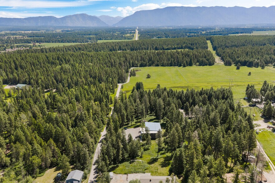 More Photos Of 112 E Blanchard Lake Rd, Whitefish Warehouse For Lease