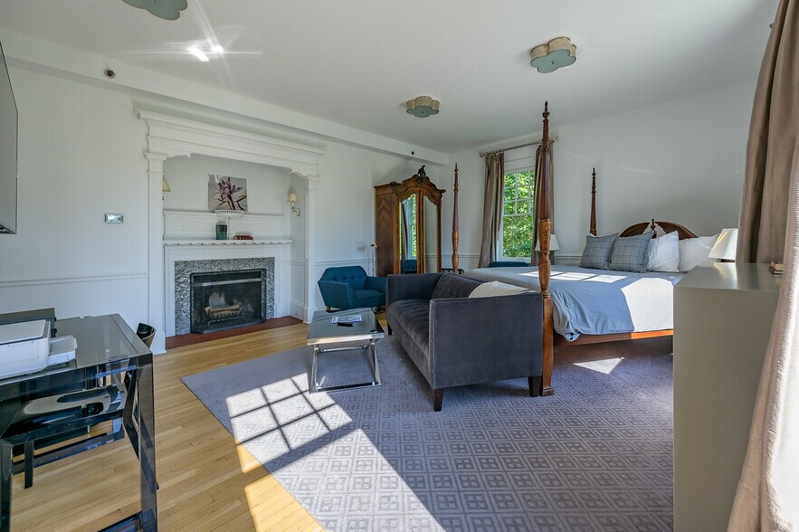 More Photos Of 2 Kemble St, Lenox Hospitality For Sale