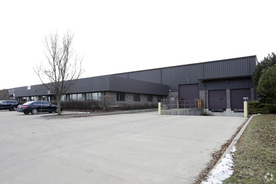 More Photos Of 624 Anderson Dr, Romeoville Manufacturing For Lease