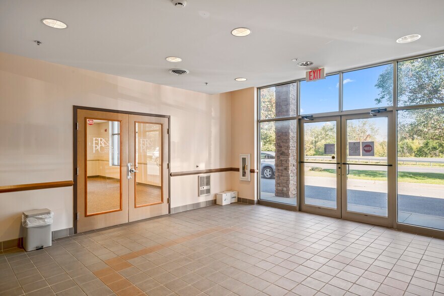 More Photos Of 46B Thomas Johnson Dr, Frederick Medical For Lease