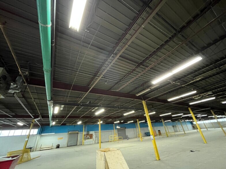 More Photos Of 913 Brock Rd, Pickering Warehouse For Lease