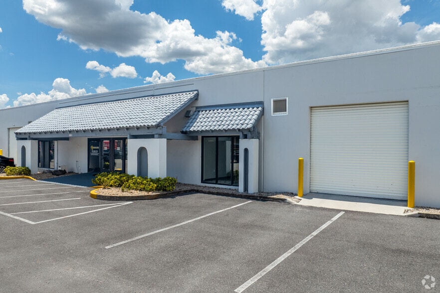 More Photos Of 3443-3479 Parkway Center Ct, Orlando Unknown For Lease