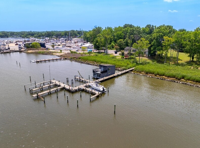 Primary Photo Of 1052 Old Turkey Point Rd, Edgewater Marina For Sale