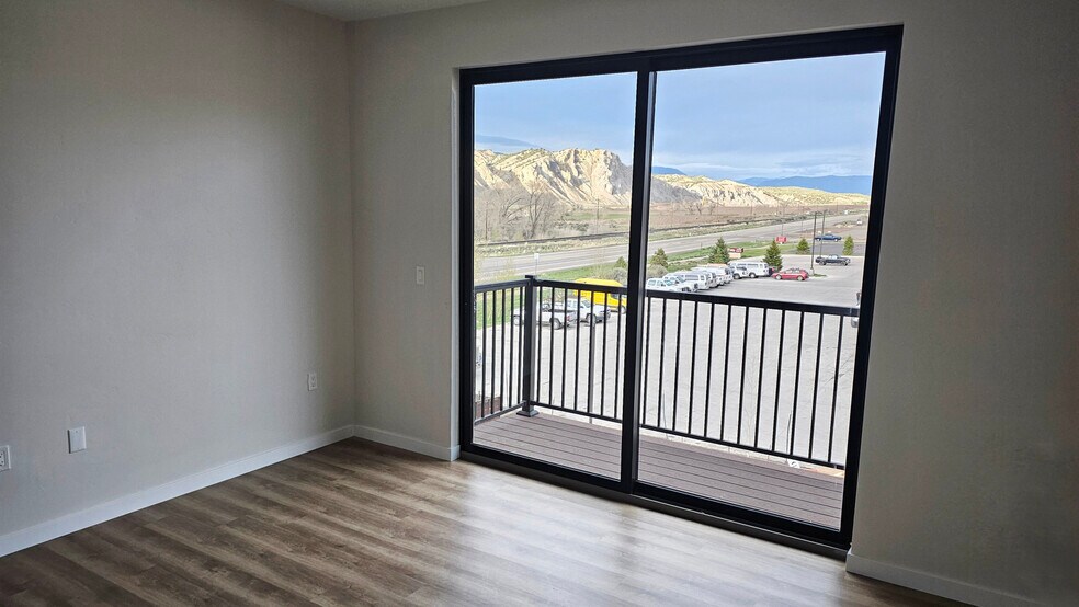 More Photos Of 700 Red Table dr, Gypsum Apartments For Sale