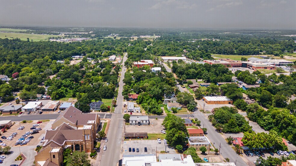 More Photos Of 1117 10th St, Huntsville Office For Lease