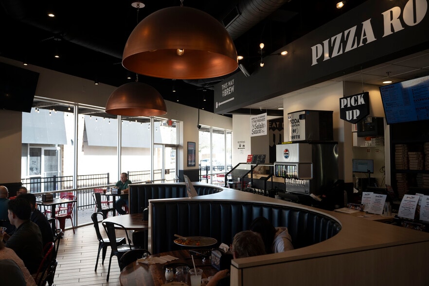 More Photos Of 842 NW Loop 410 Fwy, San Antonio Freestanding For Lease