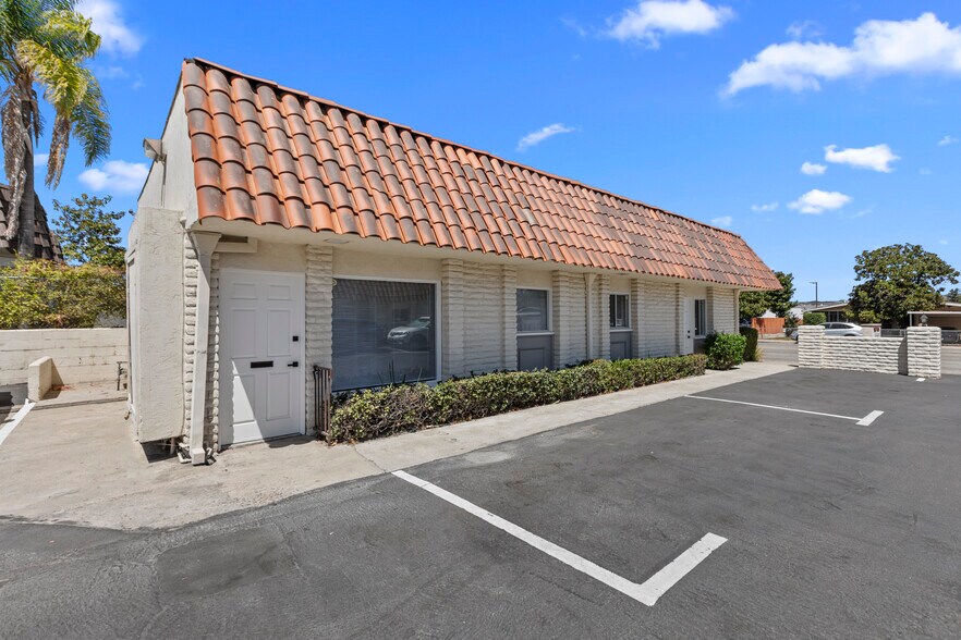 More Photos Of 1027 E Grand Ave, Escondido Medical For Lease