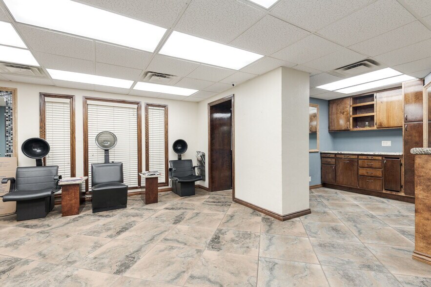 More Photos Of 3801 NW 63rd St, Oklahoma City Office For Lease