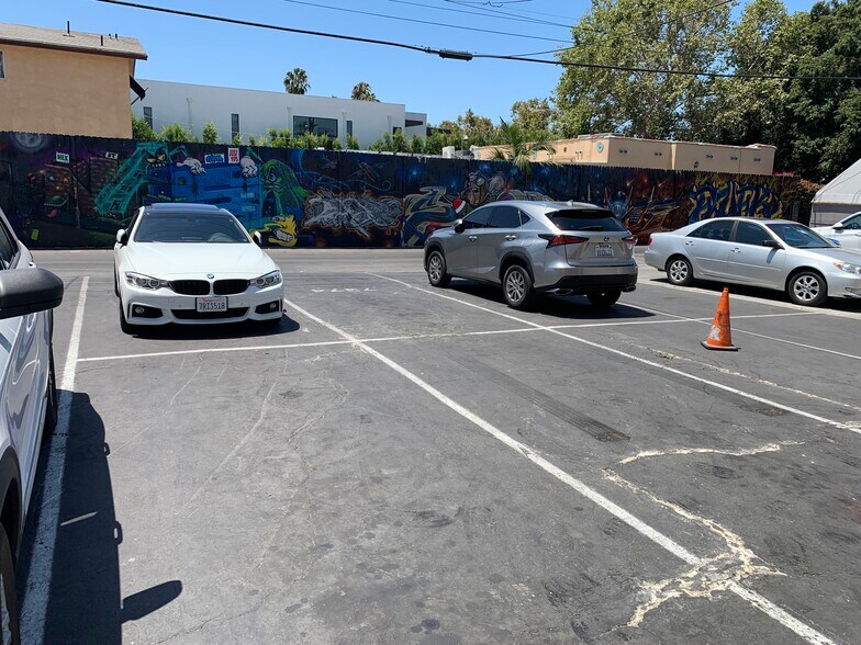 More Photos Of 7368-7374 Melrose Ave, Los Angeles Storefront For Lease